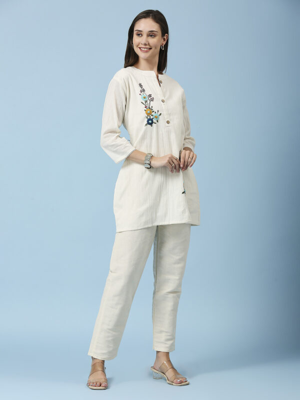 Round Designer Special Collection Arrival Co-ord Set - Image 3