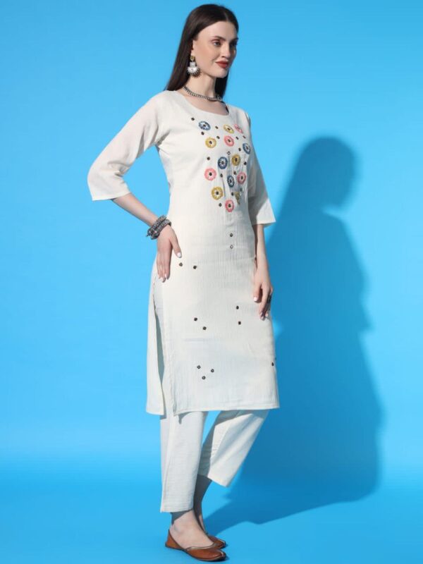 Round Design Kurti Pant and Dupatta Set - Image 4