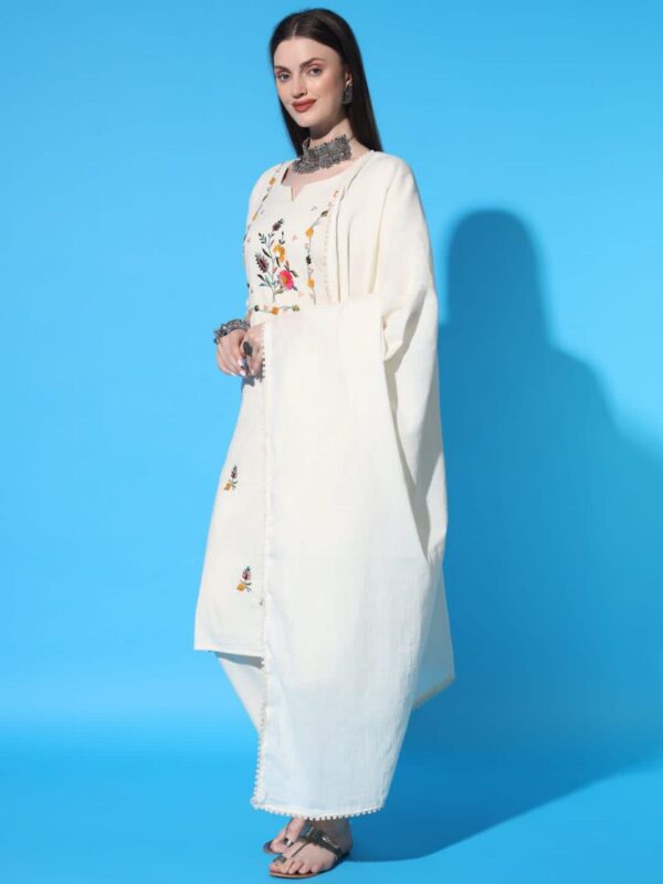 Elegance in Khadi Embroidered Cotton Kurti Pant And Duppta Set - Image 4