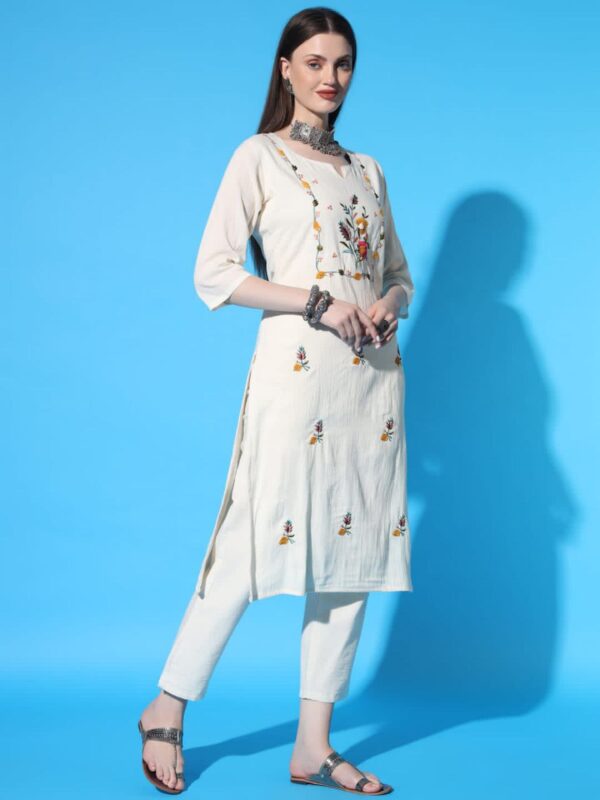 Elegance in Khadi Embroidered Cotton Kurti Pant And Duppta Set - Image 7