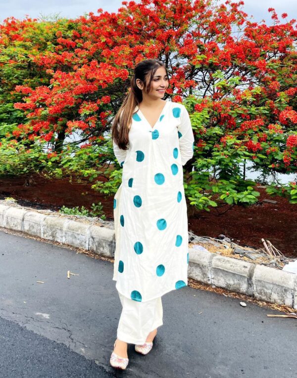 Rama Colour Round Design Kurti - Image 4